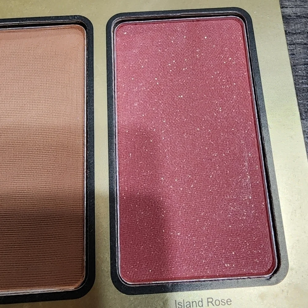 Pretty in Paradise Face & Shadow Palette